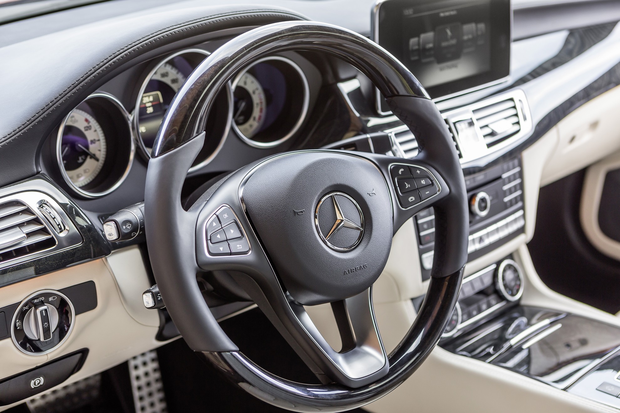 Mercedes-Benz CLS 2014 Interior