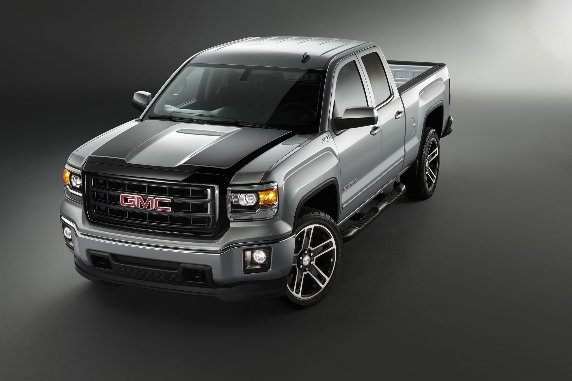 2015 GMC Sierra Carbon Editions Add Sporty Looks, Substance