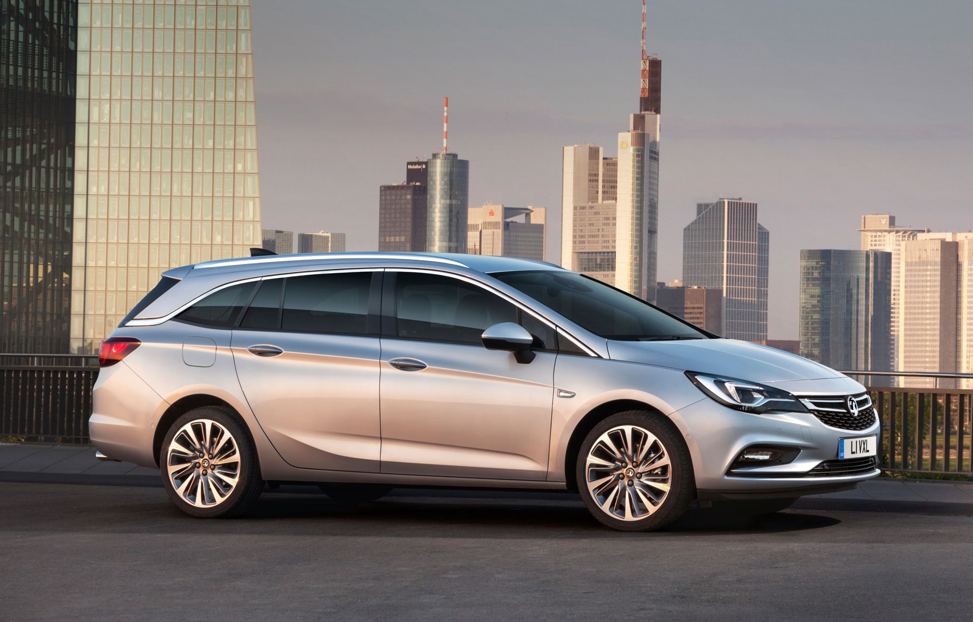 Vauxhall Astra Sports Tourer is to make its debut at the 2015 Frankfurt Motor Show