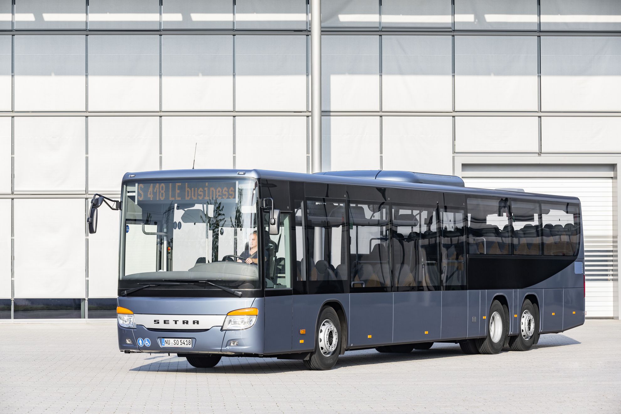 Omniplus: top service from urban buses to touring coaches for Mercedes-Benz and Setra