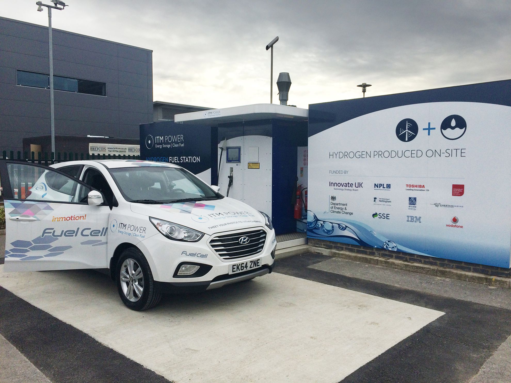 Hyundai ix35 hydrogen filling station just on M1 near Sheffield