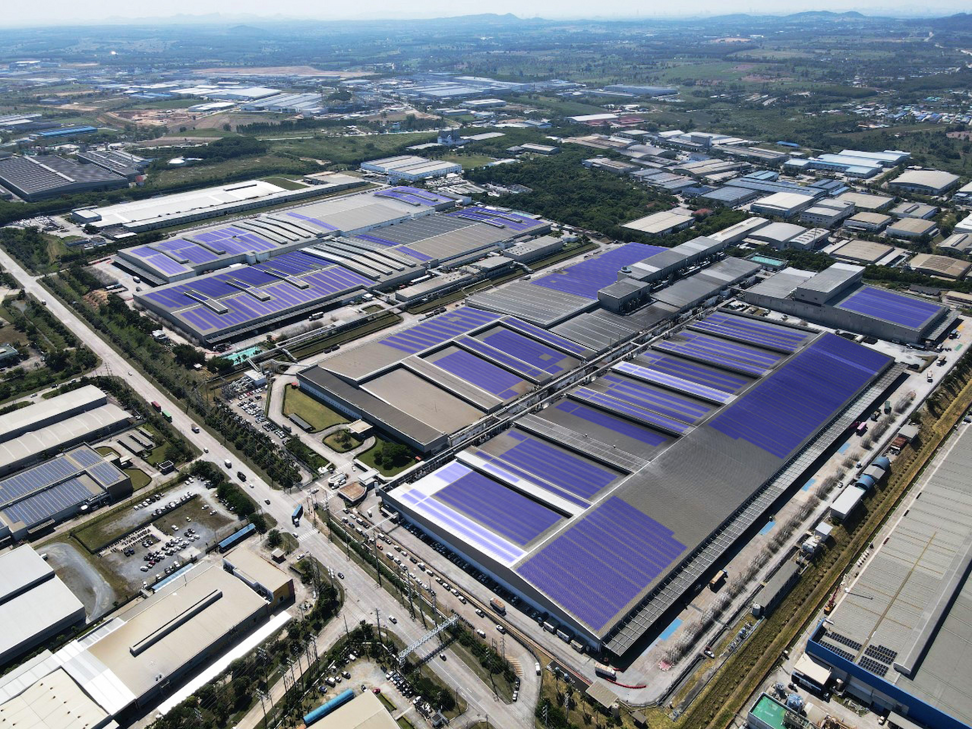 World’s largest rooftop solar panel installation