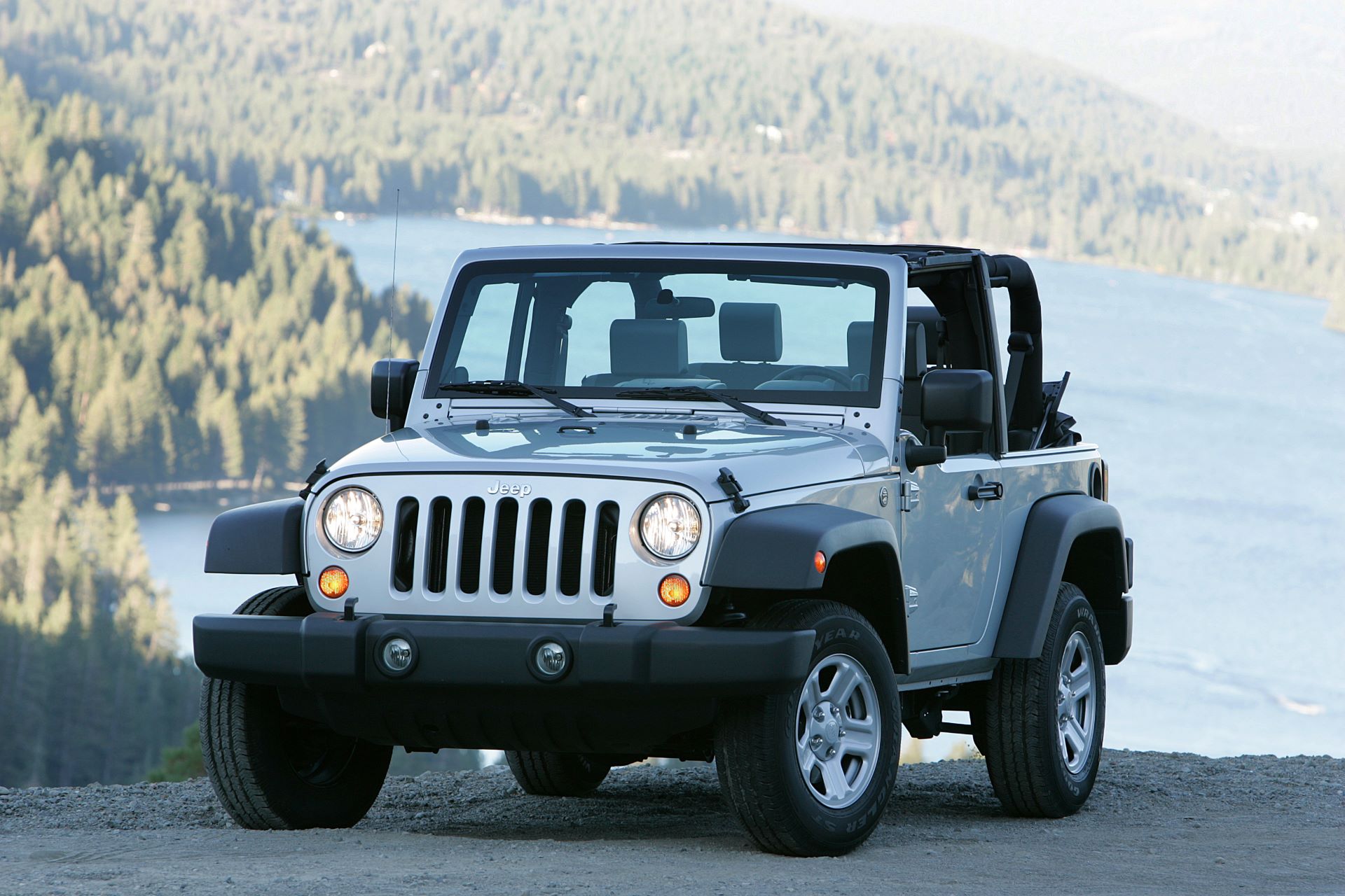 Jeep Launches 2012 'Jeep Arctic Yeti Dig' Sweepstakes