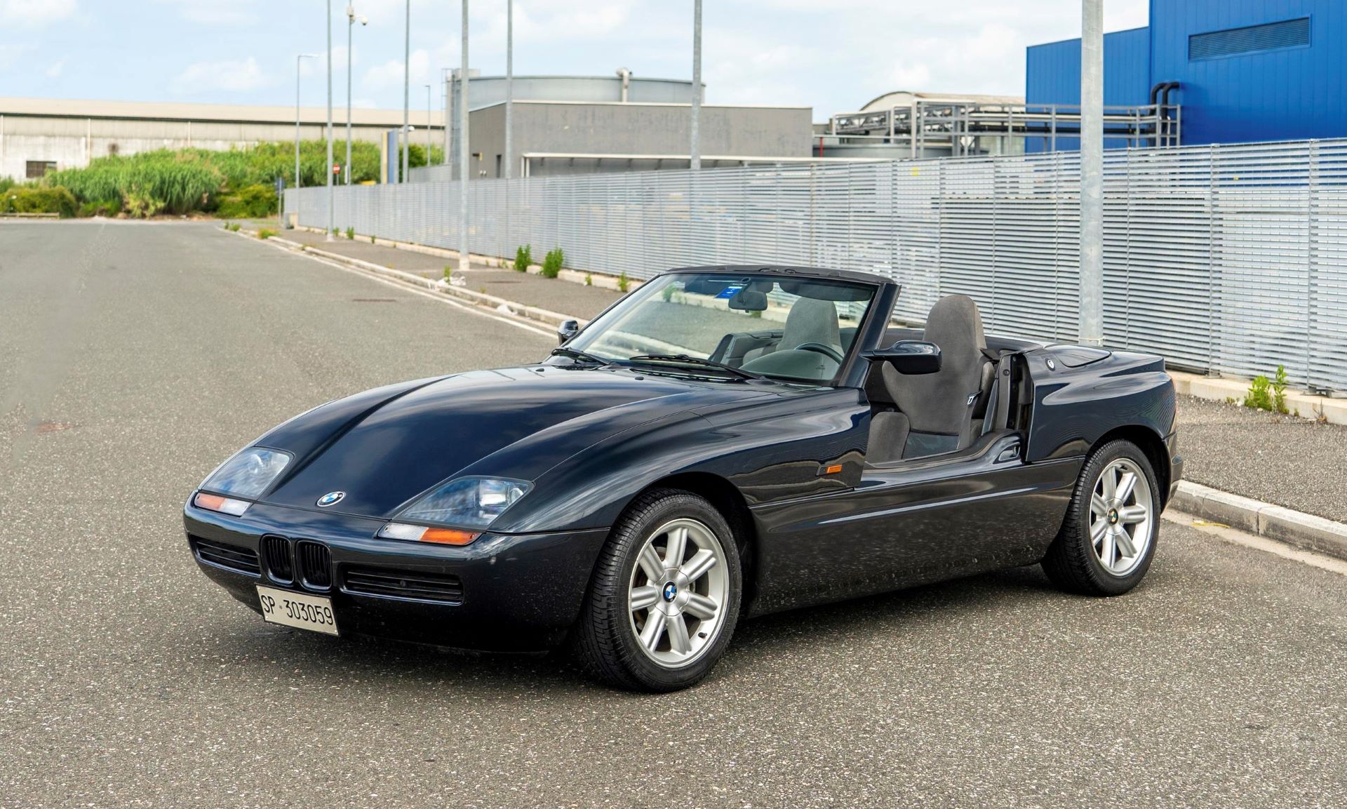 5,800 mile BMW Z1 to be auctioned by Car & Classic
