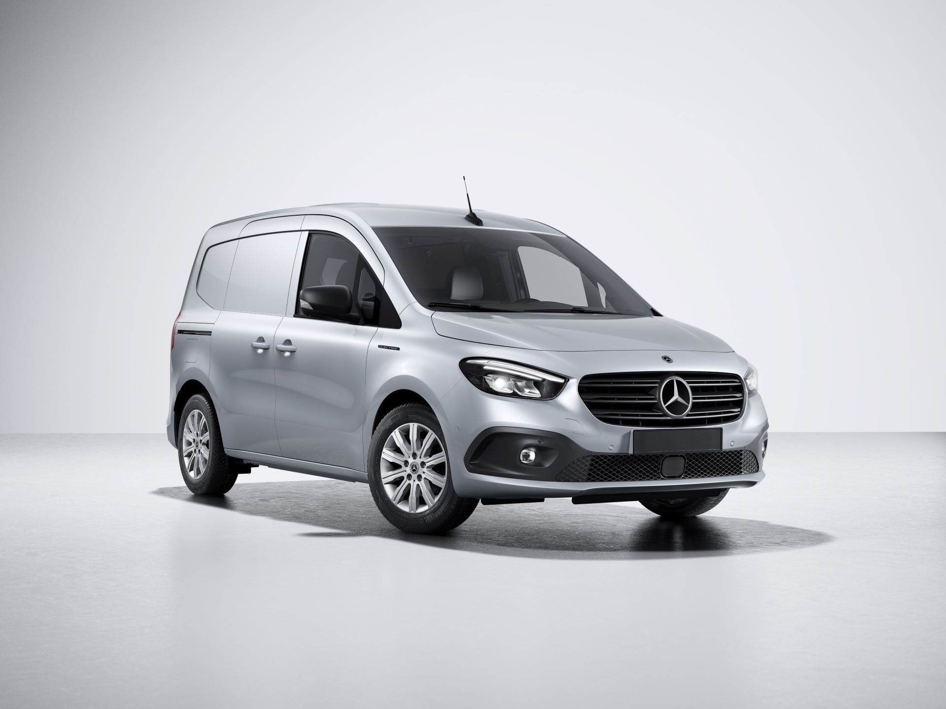 Mercedes-Benz Vans announces UK pricing and specification for the new eCitan