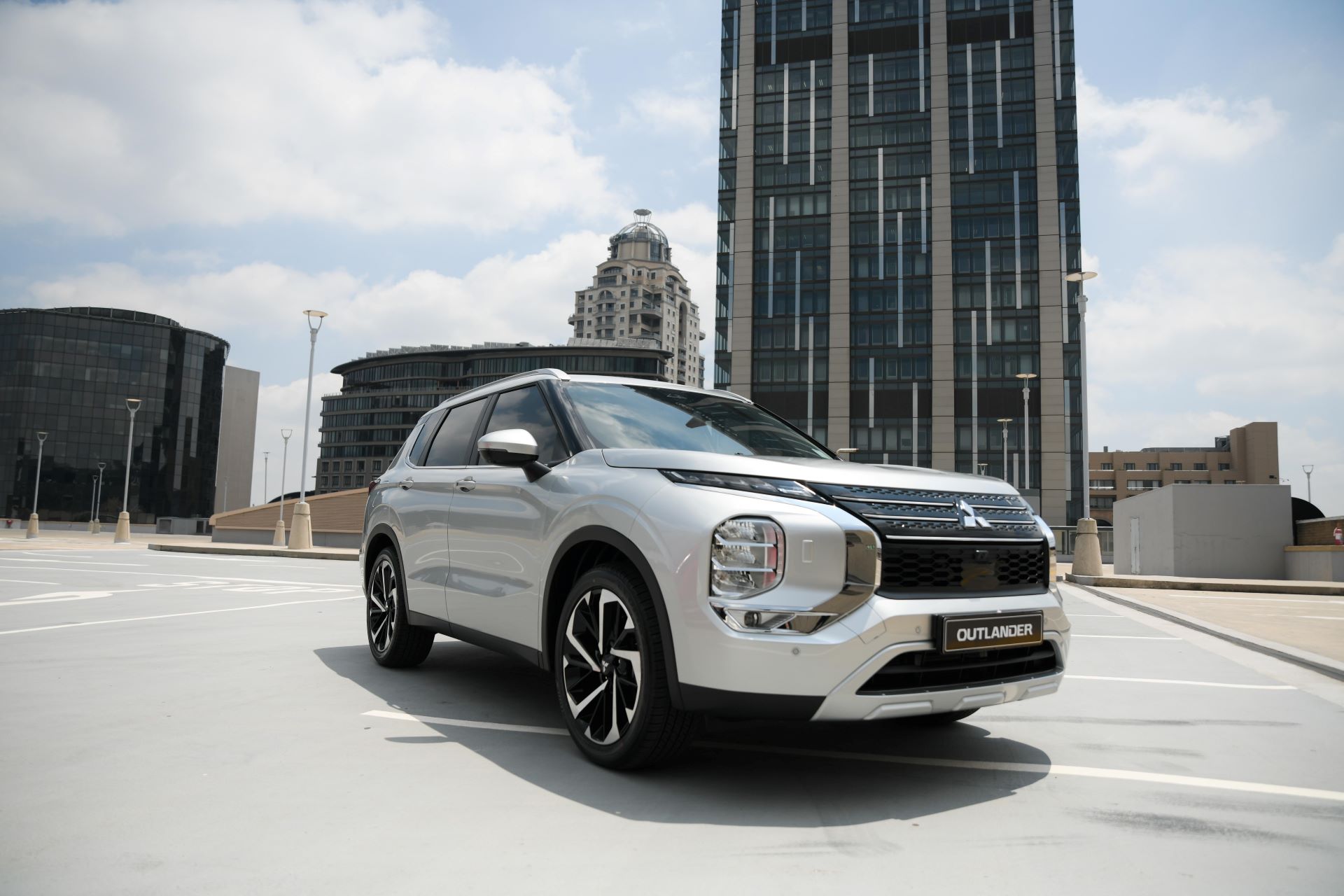 Mitsubishi widens appeal of Outlander range with tech laden model offering