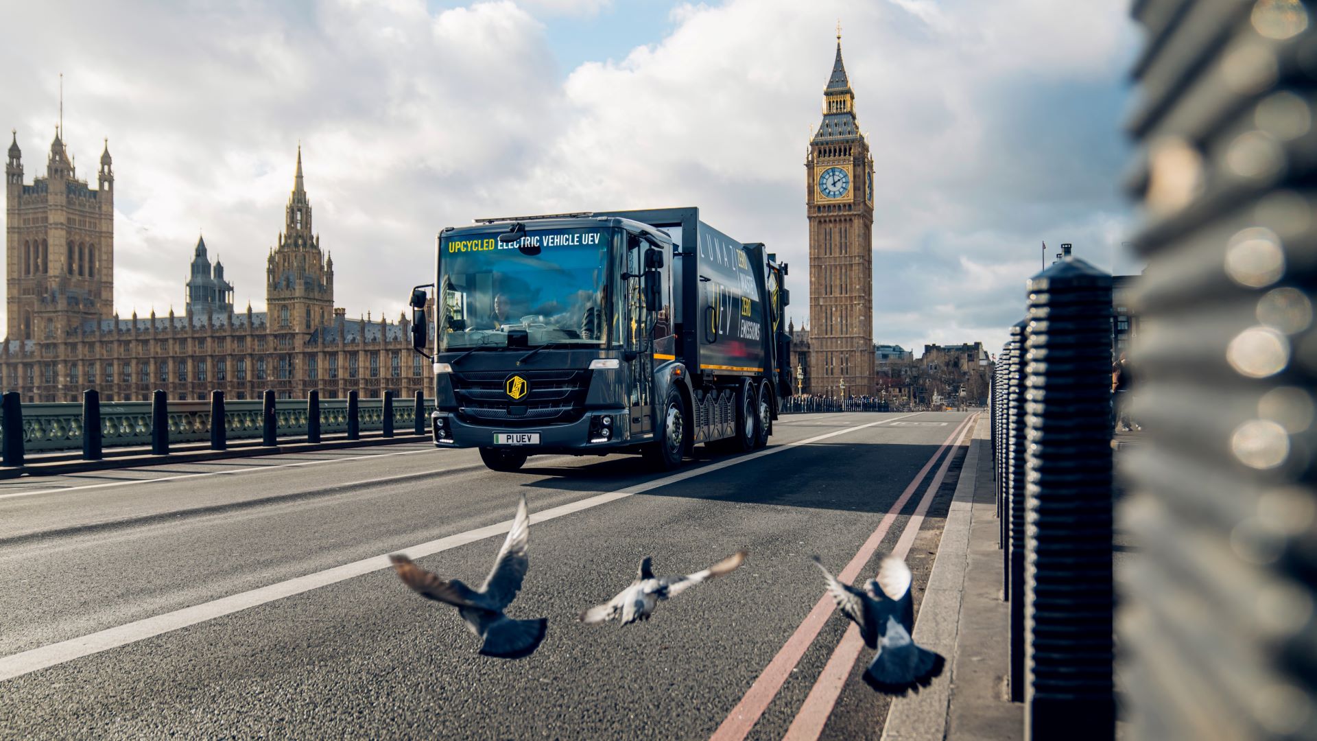 Lunaz upcycled electric refuse trucks get green light to operate across London