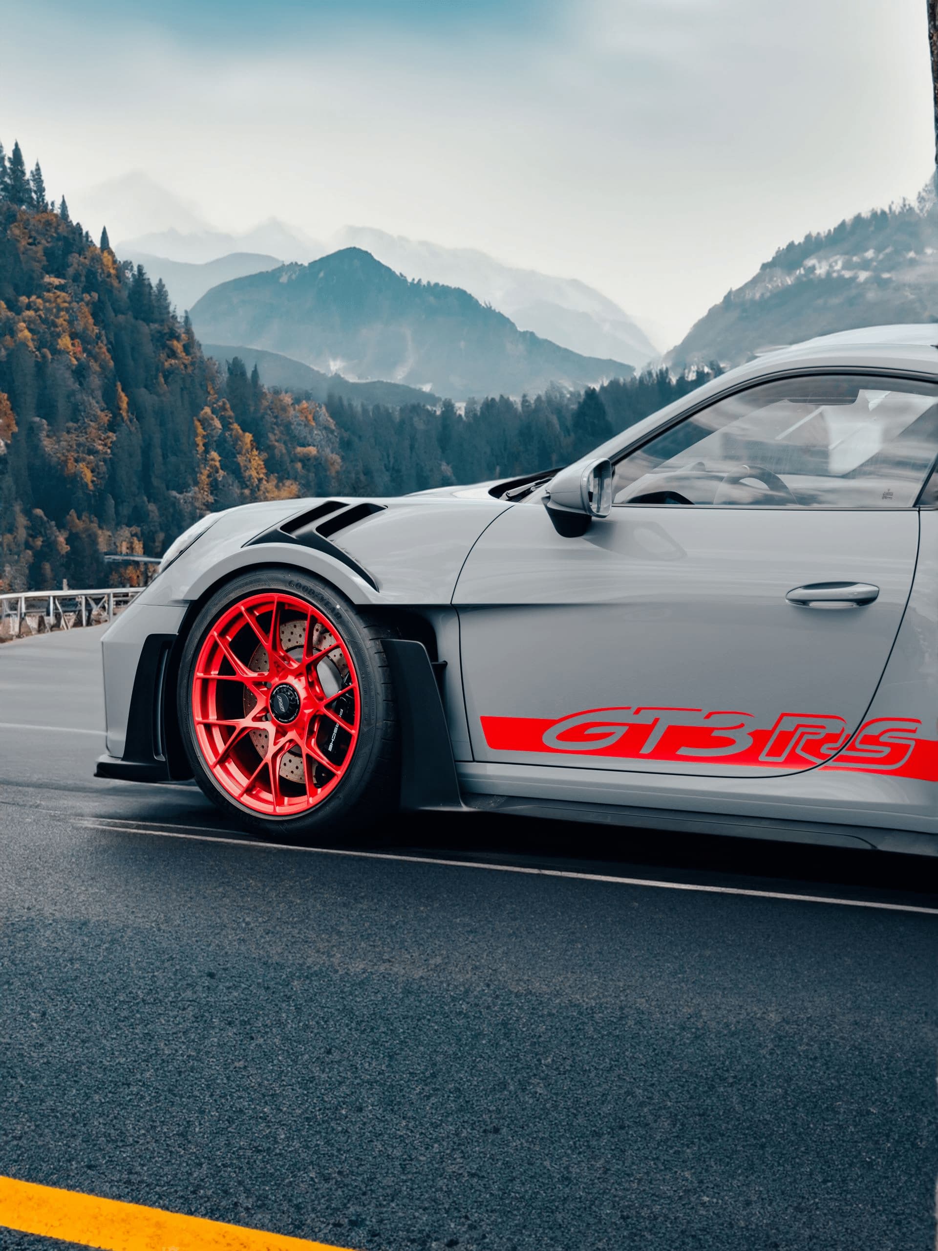 Goodyear Elevates Porsche 911 GT3 RS with Cutting-Edge Tyre Technology