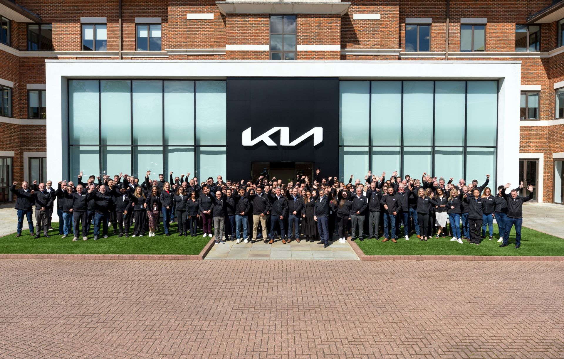 Kia UK Continues to Shine as a Top Employer with Great Place To Work Certification
